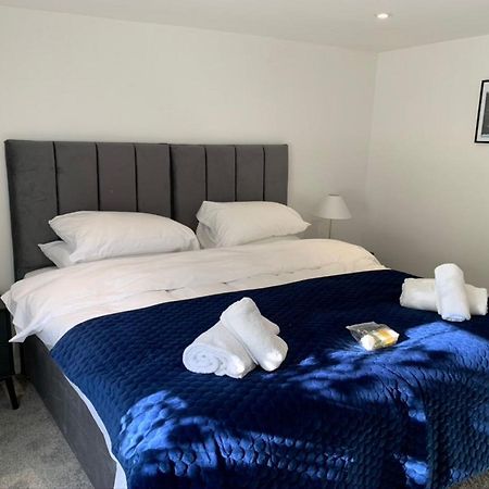 The White House Flat By Select Sa Appartamento Reading Esterno foto
