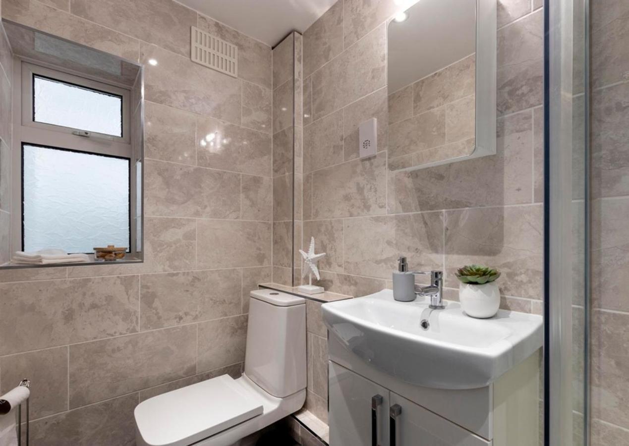 The White House Flat By Select Sa Appartamento Reading Esterno foto